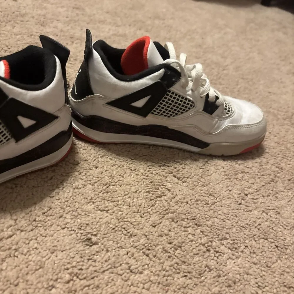 Nike Air Jordan 4 IV Retro White Black Crimson GS Size 3Y BQ7669-116